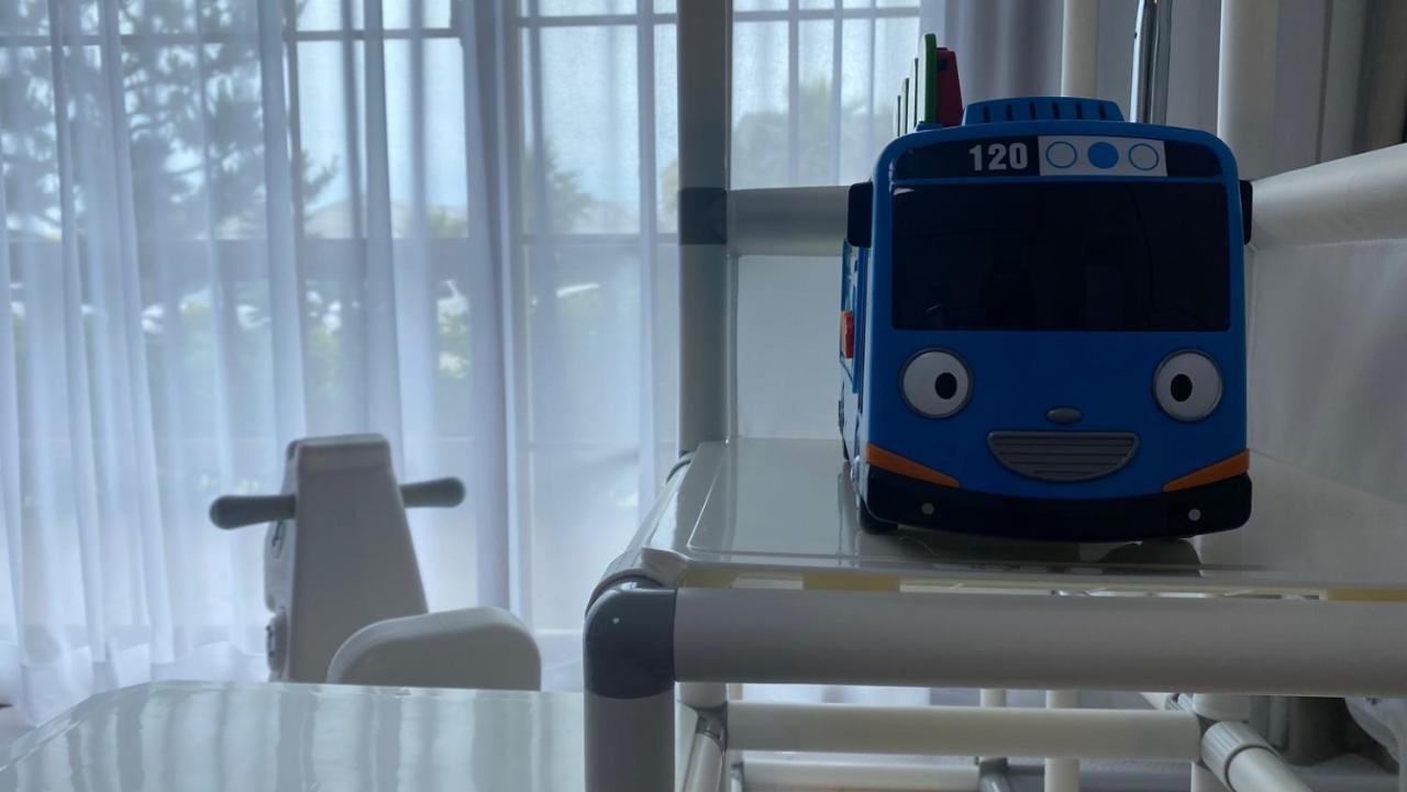 Jeju Time-Travel Pension מראה חיצוני תמונה