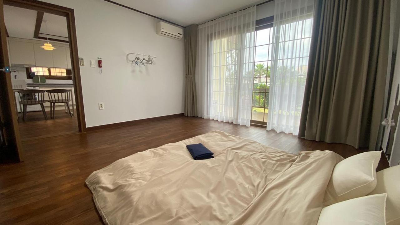Jeju Time-Travel Pension מראה חיצוני תמונה